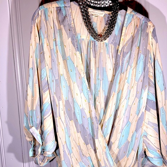 Lovestitch Hi-Lo Pastel with Metallic Thread Blouse Size Lg Flattering Fit! - Picture 3 of 15